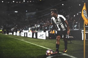 开云官网-杜兰特爆发如暴雨倾盆，深圳队单节狂潮冲垮步行者防线