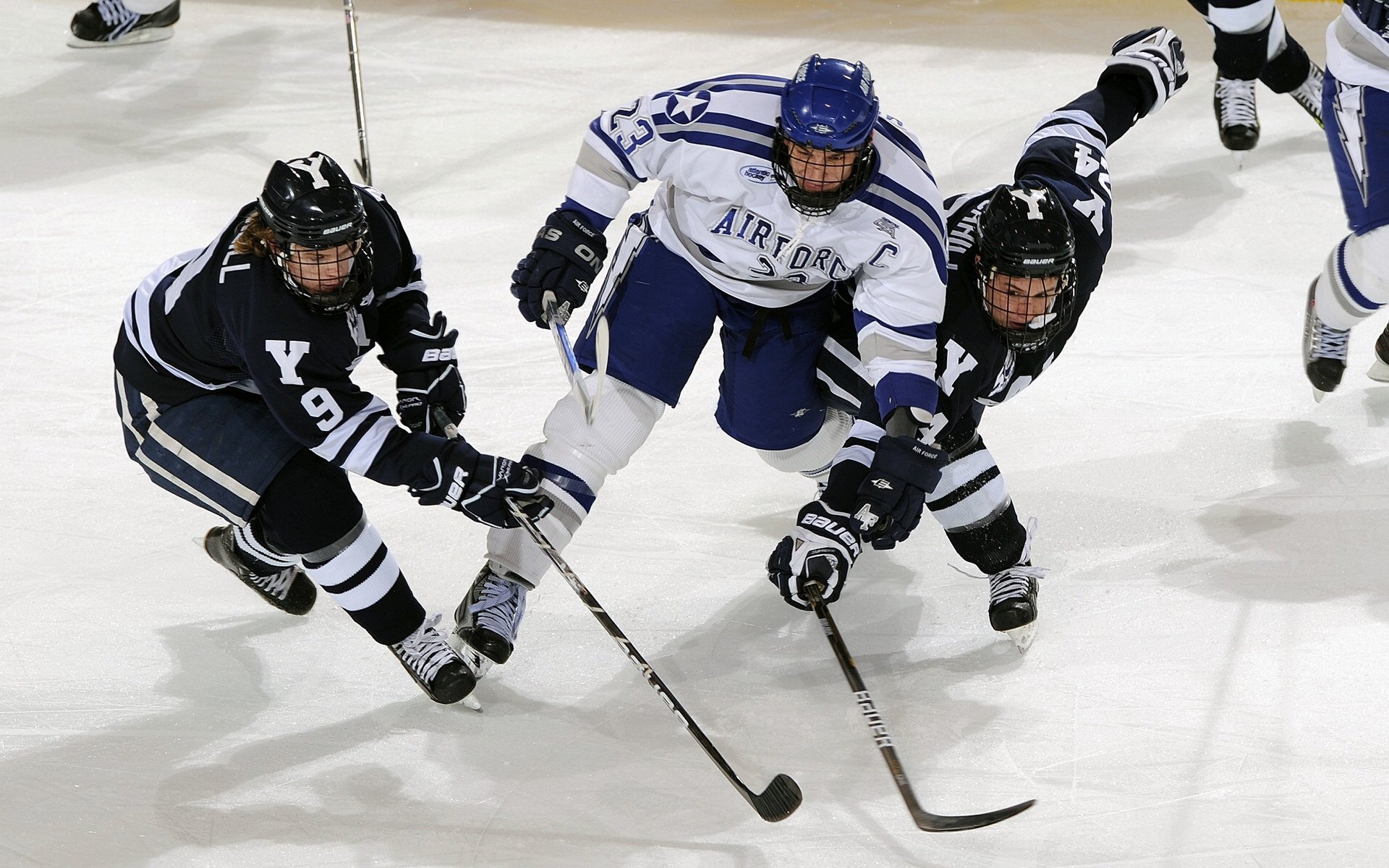 年度焦点之战之夜,当内马尔用一粒点球,刺破时代与自我的重茧