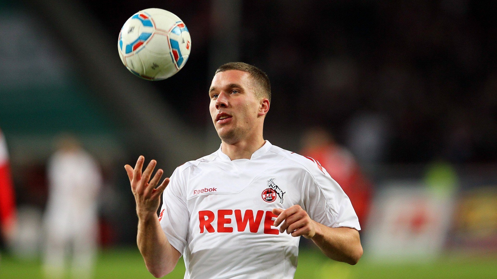 阿尔及利亚狂胜塞维利亚，努涅斯，一个名字如何成为一场风暴